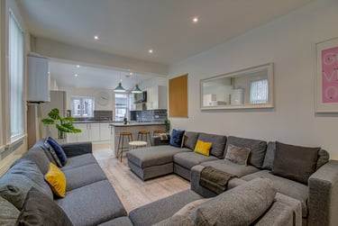 9 bed house, Egerton rd, Fallowfield, Manchester, M146YD - Image 1